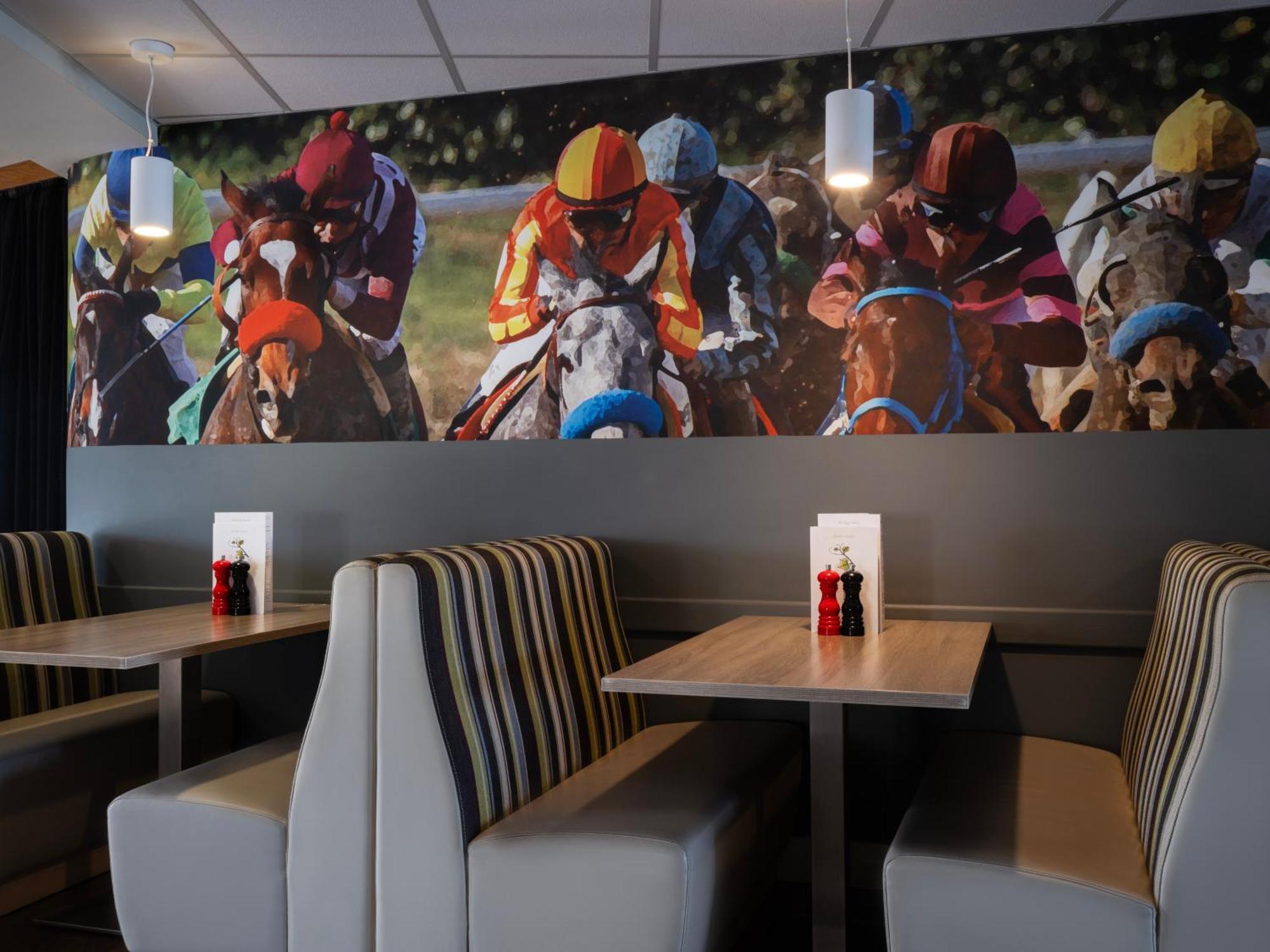 Holiday Inn Huntingdon Racecourse By Ihg Zewnętrze zdjęcie