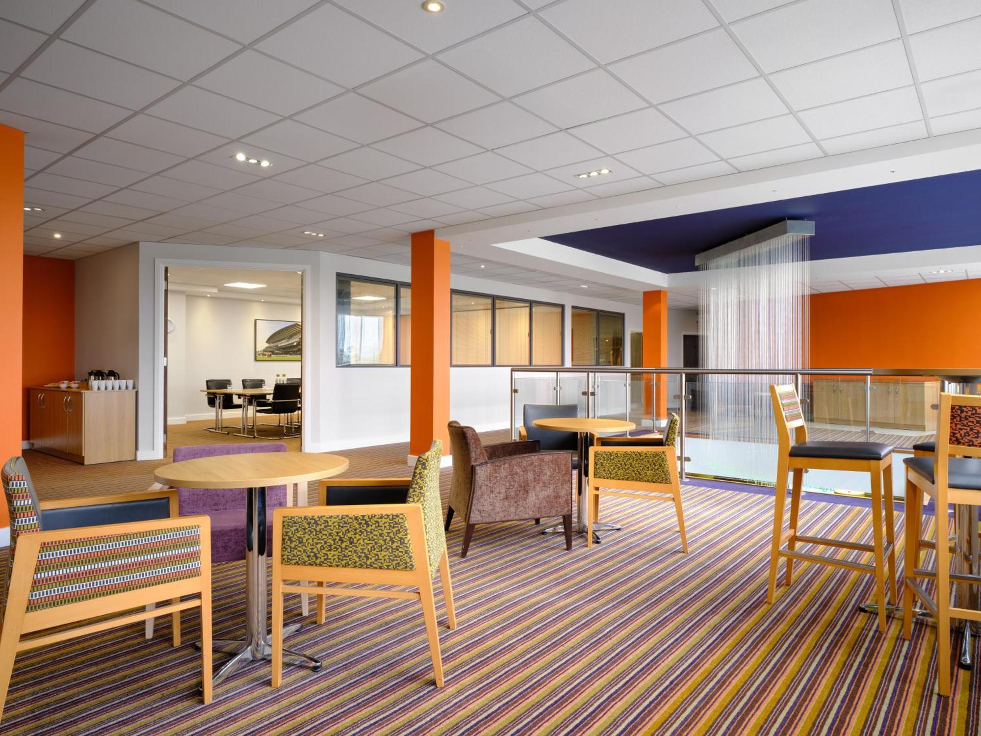 Holiday Inn Huntingdon Racecourse By Ihg Zewnętrze zdjęcie