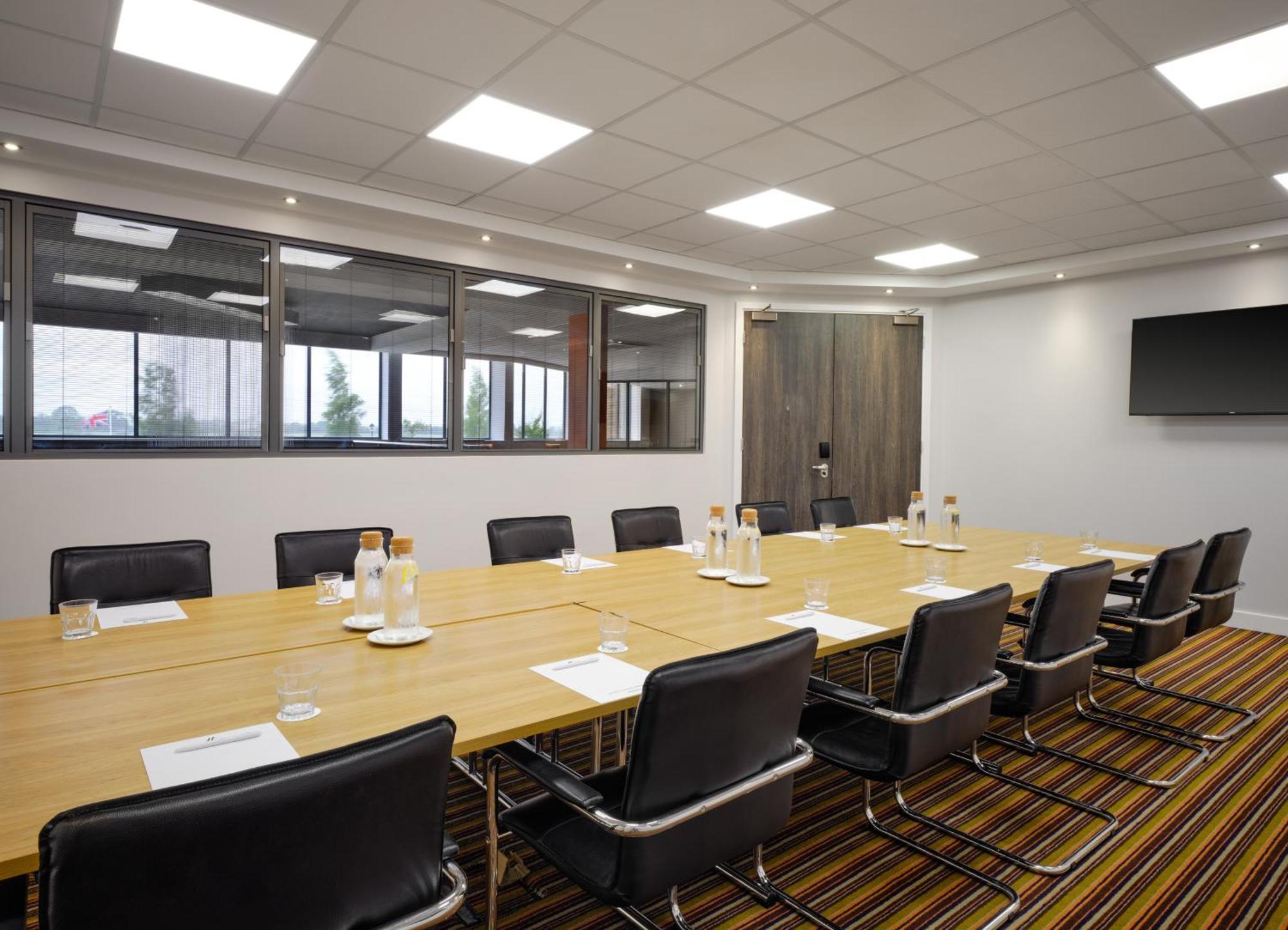 Holiday Inn Huntingdon Racecourse By Ihg Zewnętrze zdjęcie