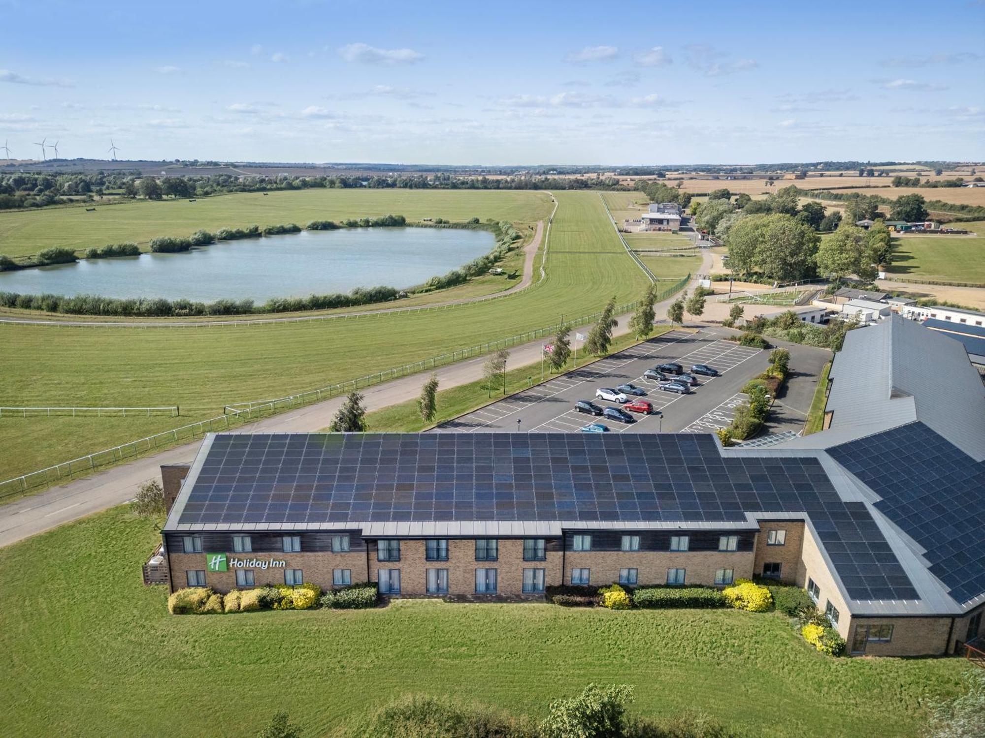 Holiday Inn Huntingdon Racecourse By Ihg Zewnętrze zdjęcie