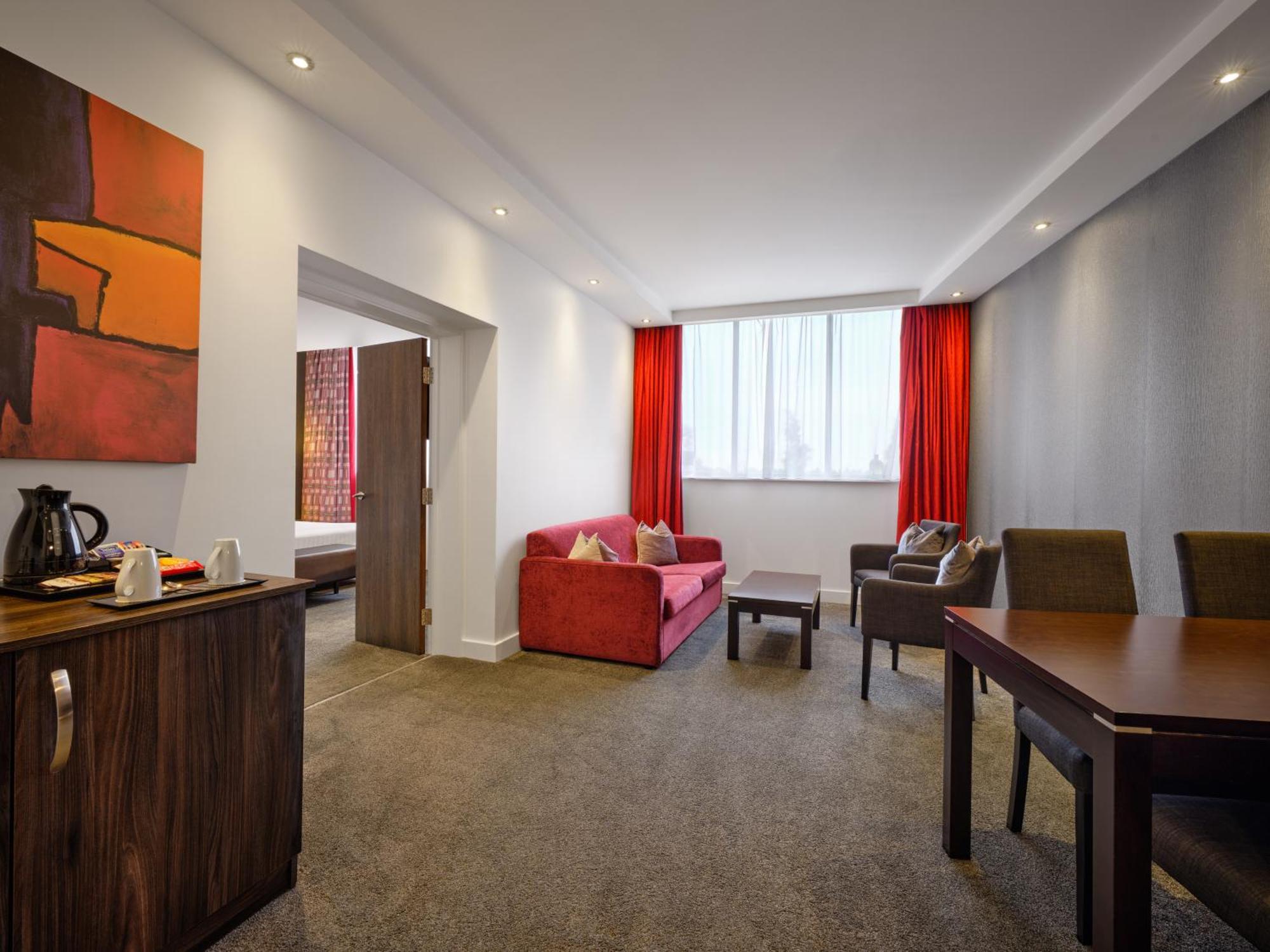 Holiday Inn Huntingdon Racecourse By Ihg Zewnętrze zdjęcie