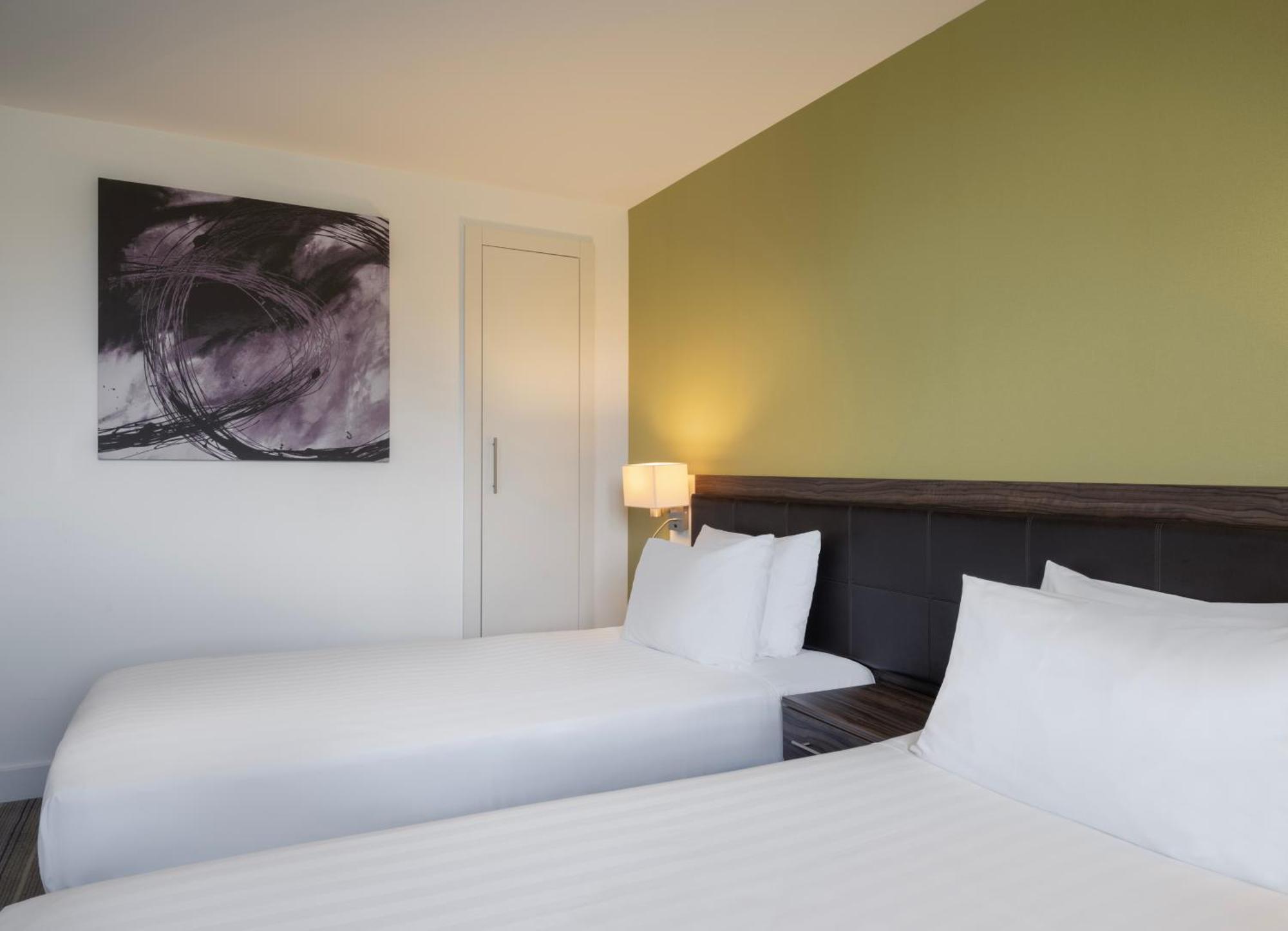 Holiday Inn Huntingdon Racecourse By Ihg Zewnętrze zdjęcie