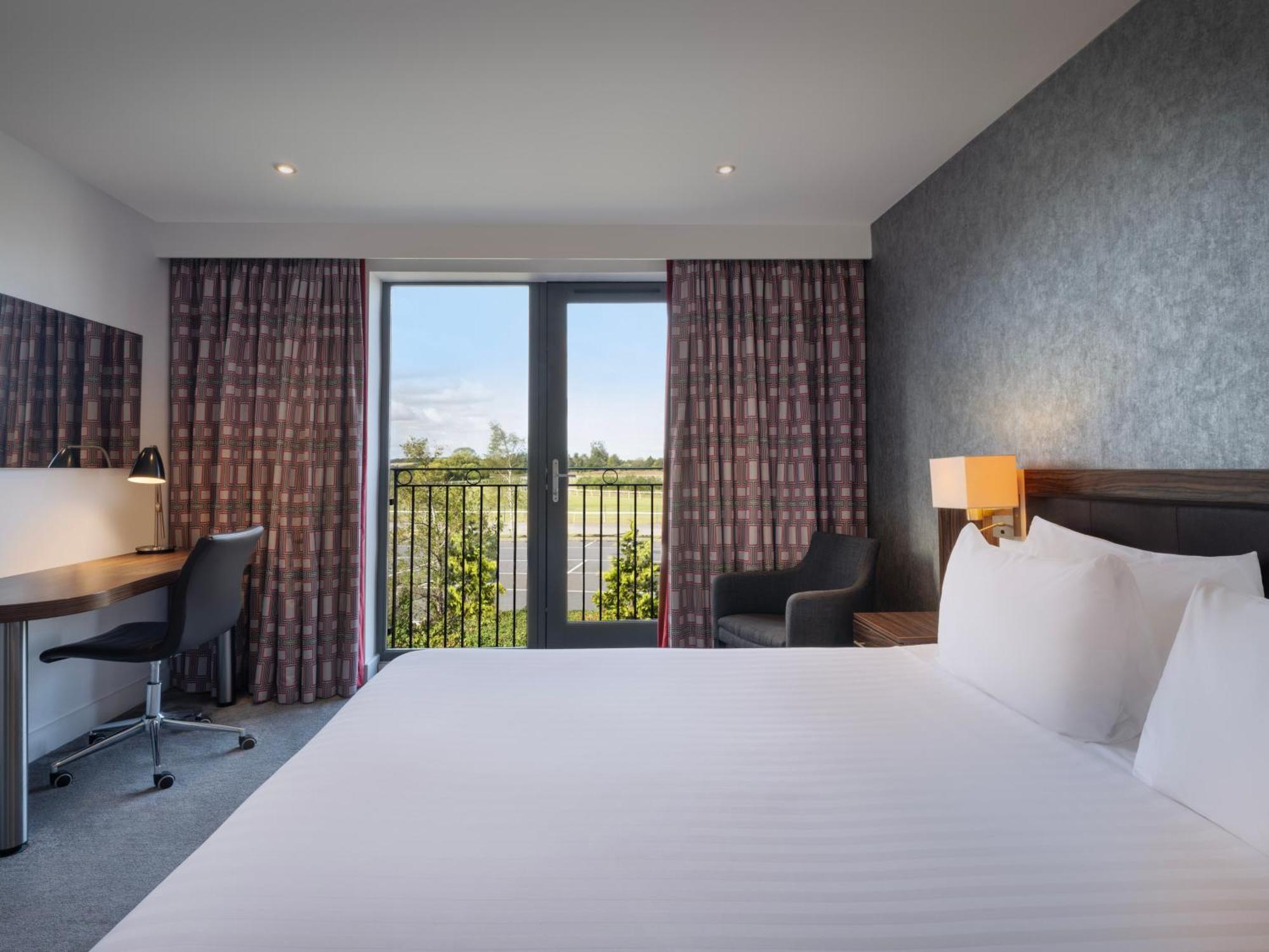 Holiday Inn Huntingdon Racecourse By Ihg Zewnętrze zdjęcie