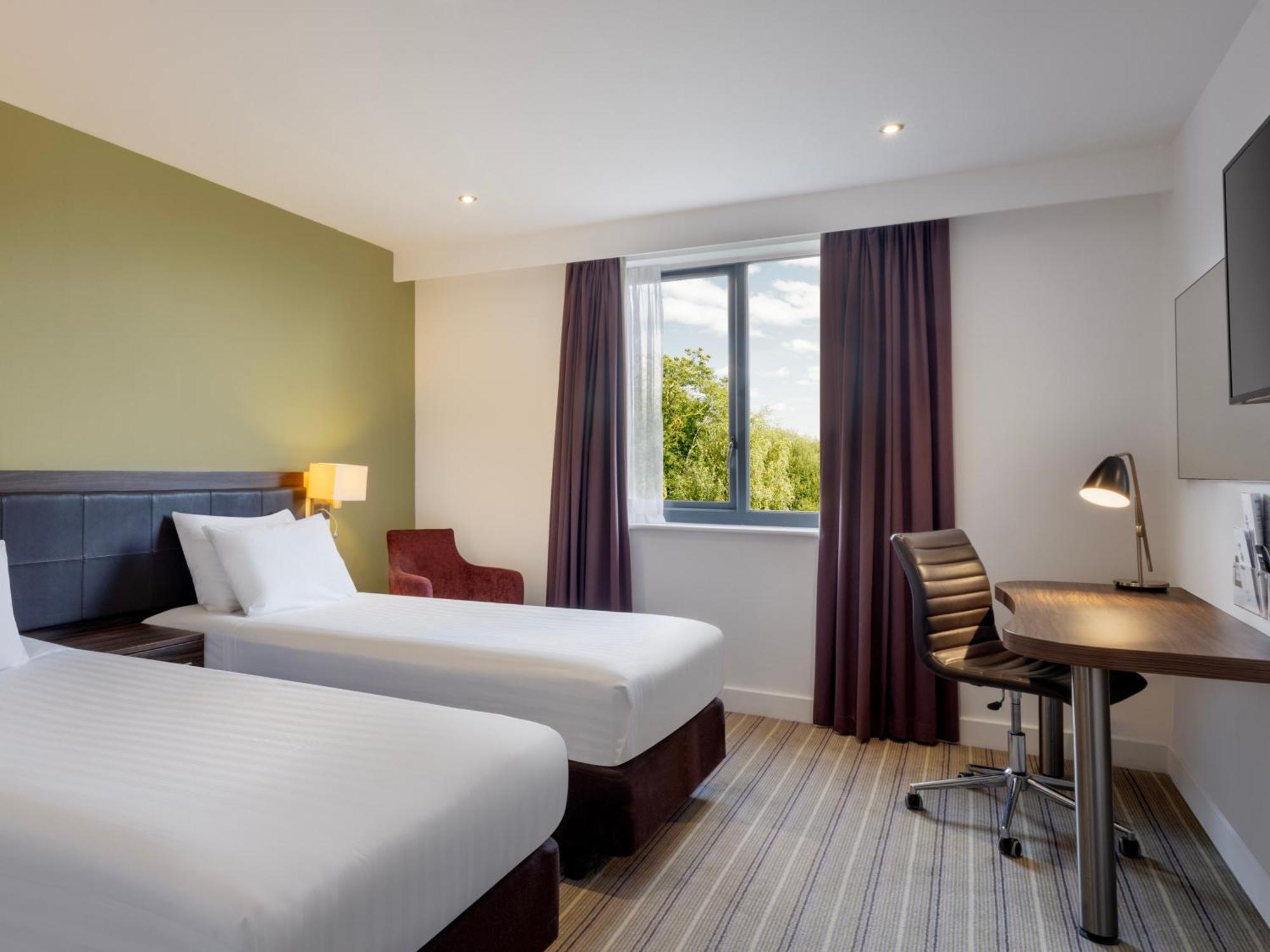 Holiday Inn Huntingdon Racecourse By Ihg Zewnętrze zdjęcie