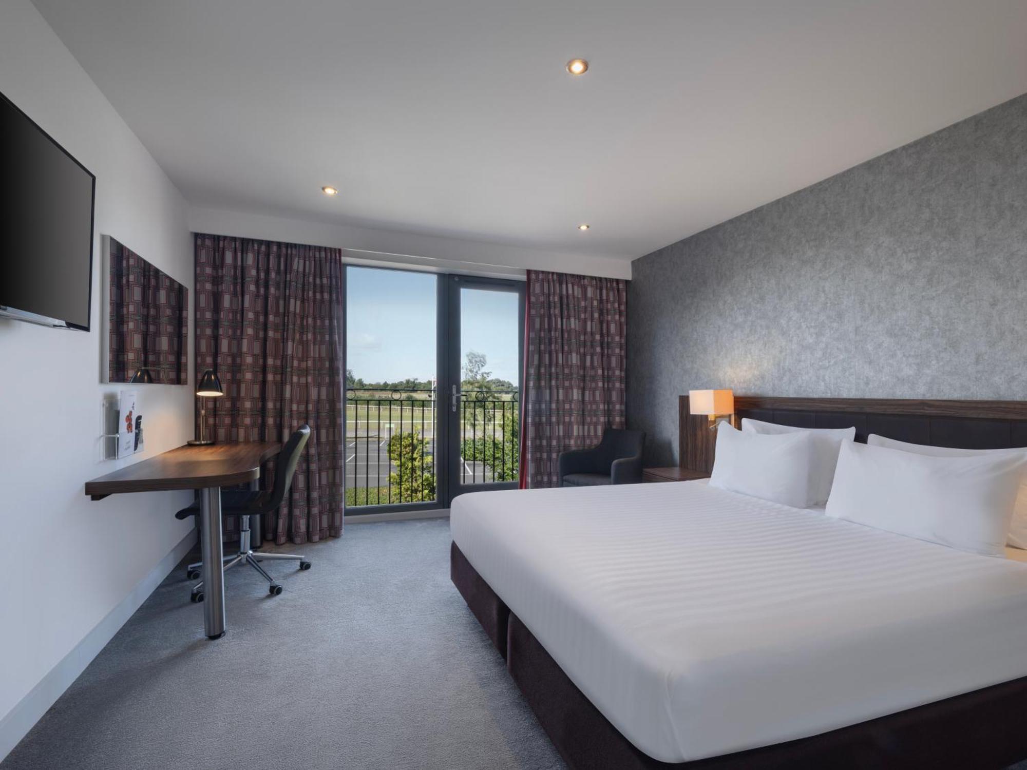 Holiday Inn Huntingdon Racecourse By Ihg Zewnętrze zdjęcie